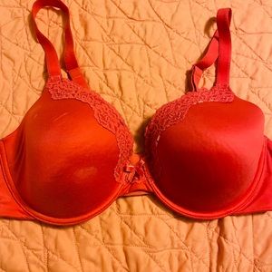Maidenform size 36D hot pink bra, excellent condition.